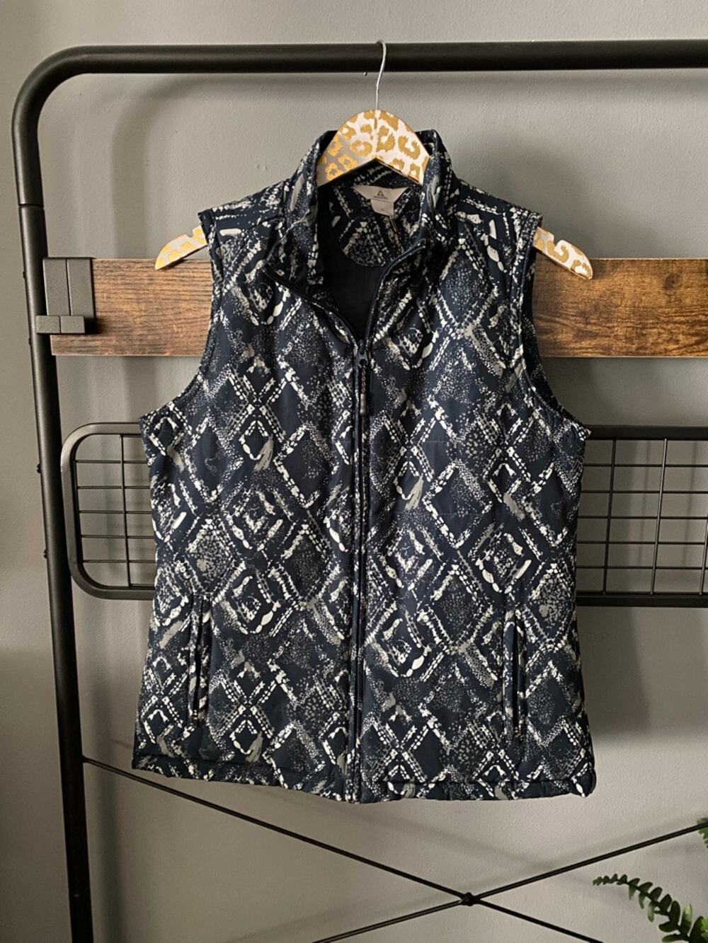 Ascend Printed Full Zip Vest | Medium